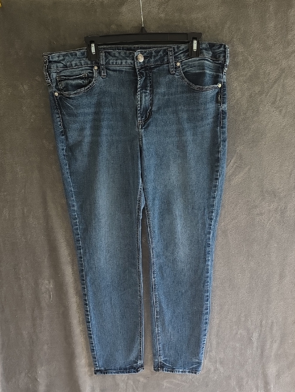 Silver Jeans Women's Suki Straight Blue Denim. Size 18